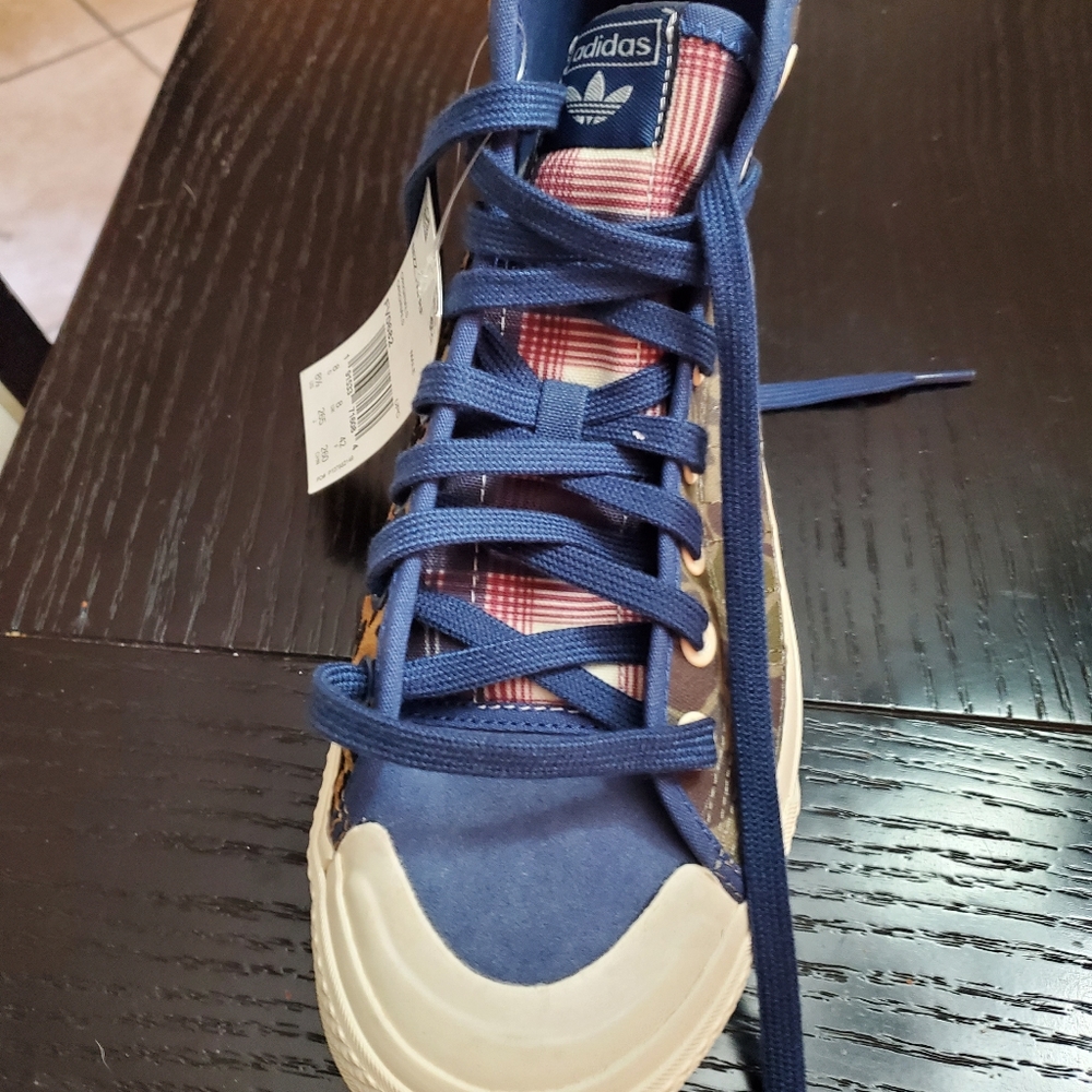 Adidas - Picture 4 of 5